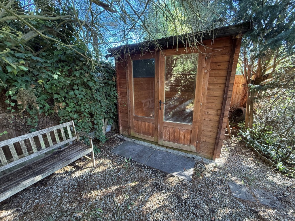 Lot: 164 - TWO-BEDROOM SEMI-DETACHED HOUSE FOR IMPROVEMENT AND REPAIR - Garden room or Cabin at the bottom of the garden